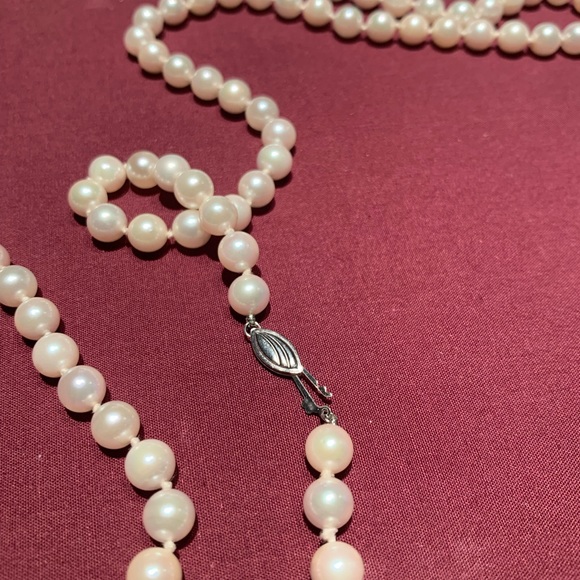 Pearl Necklace Grade AA uniform cultured Pearls 36” - Picture 4 of 5